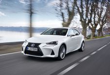 Lexus IS 300h: facelift en enkel nog hybride