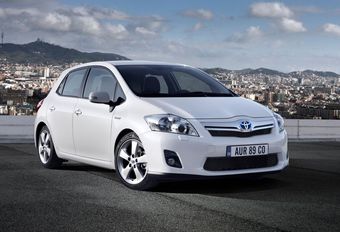 Toyota rappelle ses hybrides Auris et Prius #1