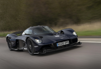 Aston Martin Valkyrie 2021