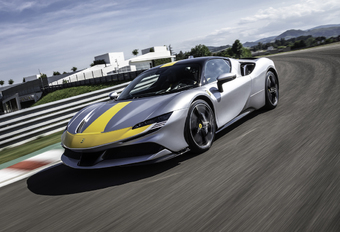 test ferrari sf90 stradale assetto fiorano 2021
