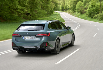 Review BMW i5 Touring (2024)