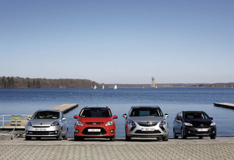 Ford Grand C-Max 2.0 TDCi 136, Mazda 5 1.6 CDVi 115, Opel Zafira Tourer 2.0 CDTI 130 en Renault Grand Scénic 1.6 dCi 130 : Gezinsbond #1