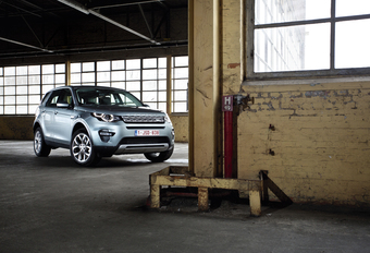 Land Rover Discovery Sport TD4 HSE #1