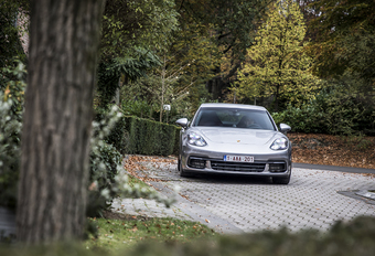 Porsche Panamera 4S Diesel : La performance et l’autonomie #1