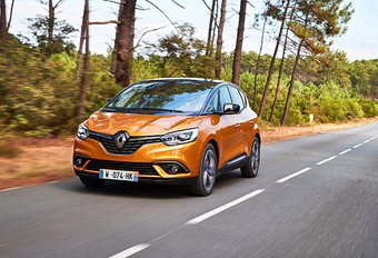 Renault Scénic 1.7 BluedCi 120 : plus de coffre #1