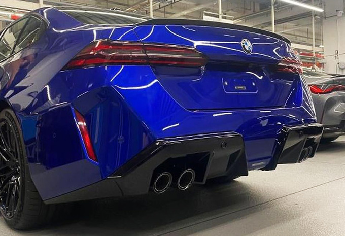 G90 BMW M5 V8 Hybrid (2024)
